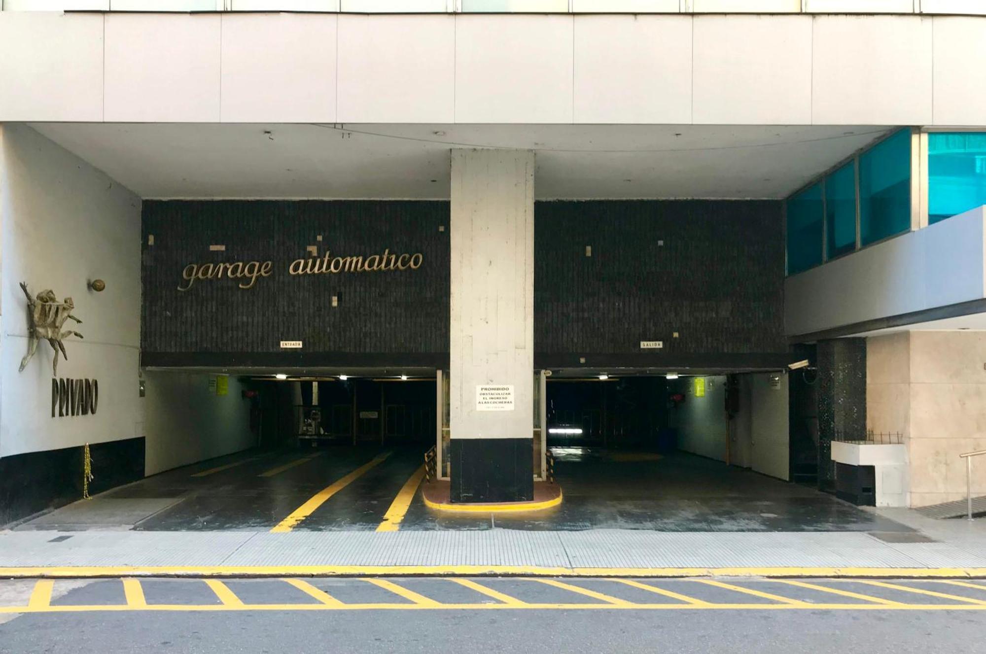 Estilo Y Comodidad Sobre Av Corrientes Con Garage Para Autos - Buenos Aires, Buenos Aires